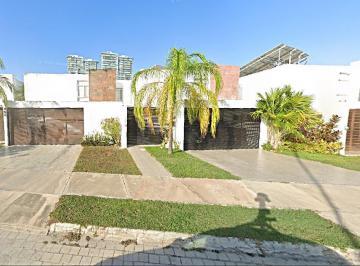 Casa de 4 habitaciones, Mérida · Casa en Venta en Yucatan Merida Altabrisa