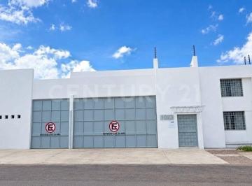 Bodega comercial · 910m² · 4 Recámaras · 7 Estacionamientos · Bodega en Renta en Casa Blanca