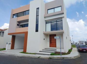 Casa de 3 habitaciones, Alvarado · Casa Recámara en Planta Baja en Venta en Fracc. Lomas de La Rioja. Alvarado, Veracruz