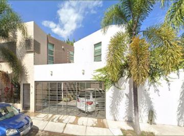 Casa de 5 habitaciones, Tepic · Casa de 300 m² con 5 Recámaras en Venta en Lagos del Country