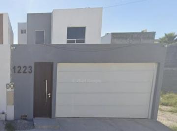Casa de 3 habitaciones, Monclova · Casa de 150 m² con 3 Recámaras en Venta en Fertilizantes