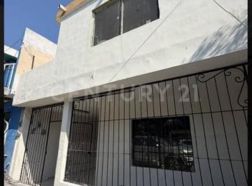 Casa · 183m² · 4 Recámaras · 1 Estacionamiento · Casa en Venta en Col. Pueblo Nuevo en Apodaca