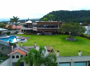 Casa · 4000m² · 4 Recámaras · 8 Estacionamientos · Residencia de Lujo en Venta en Zona Norte de Cuernavaca