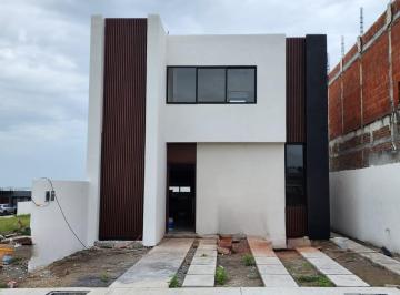 Casa · 119m² · 3 Recámaras · 2 Estacionamientos · Lomas del Mediterráneo, Casa en Venta de 3 Recámaras, Una en Planta Baja