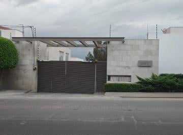 Casa · 202m² · 3 Recámaras · 2 Estacionamientos · Casa en Renta en Cisnes Lago de Guadalupe