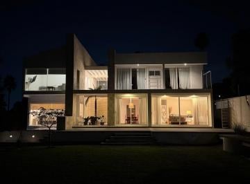 Casa · 600m² · 3 Recámaras · 3 Estacionamientos · Casa en Venta en Vista Real, Corregidora, Querétaro