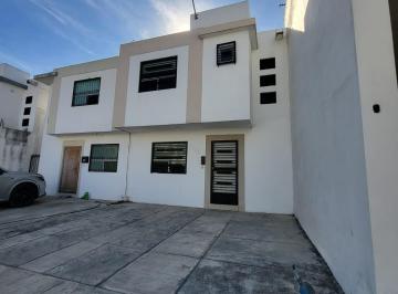 Casa · 90m² · 3 Recámaras · 2 Estacionamientos · Rmc Casa en Venta en Privada La Castaña en Apodaca N L