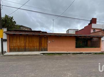 Casa · 340m² · 5 Recámaras · 2 Estacionamientos · Venta de Casa en Bismark