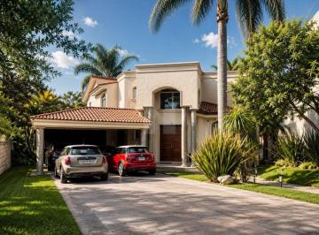 Casa de 3 habitaciones, Zapopan · Residencia Exclusiva en Villa Coral | Privacidad y Seguridad en Guadalajara