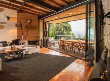 Casa en condominio de 4 habitaciones, Valle de Bravo · Casa en Venta en Avandaro