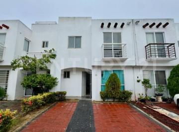 Casa · 93m² · 3 Recámaras · 2 Estacionamientos · Casa en Renta en Villa Marino | Polígono Sur, Cancún