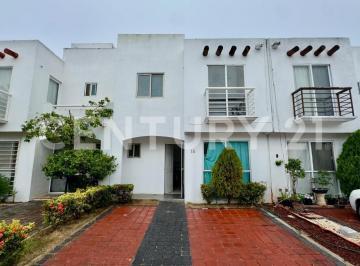 Casa · 93m² · 3 Recámaras · 2 Estacionamientos · Casa en Renta en Villa Marino | Polígono Sur, Cancún