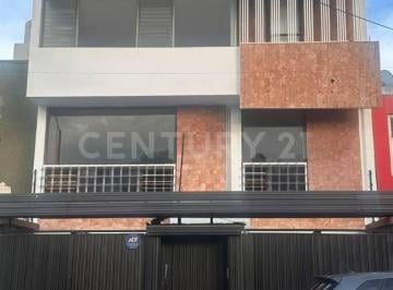 Casa · 341m² · 2 Recámaras · 2 Estacionamientos · Casa en Venta en Los Olivos, Coyoacán, Cdmx.