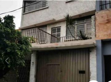 Casa de 6 habitaciones, Venustiano Carranza · Casa en Calle Principal de 134 m² con 6 Recámaras en Venta en Jardín Balbuena