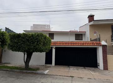 Casa de 3 habitaciones, Zapopan · Renta Amplia Casa en Jardines Vallarta 3 Recámaras