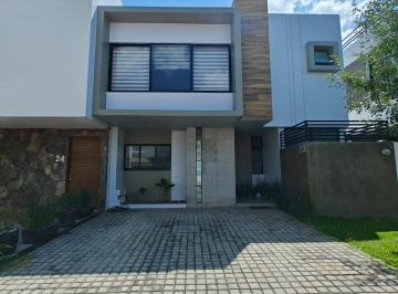 Casa de 3 habitaciones, Zapopan · Casa en Renta Coto Sonee