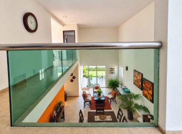 Casa de 3 habitaciones, Mérida · Casa en Venta/techo Doble Altura/ Recamara en P/baja