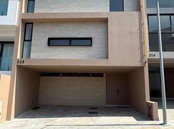 1 · Casa en Venta en Residencial Lago Esmeralda, Atizapán de Zaragoza, México