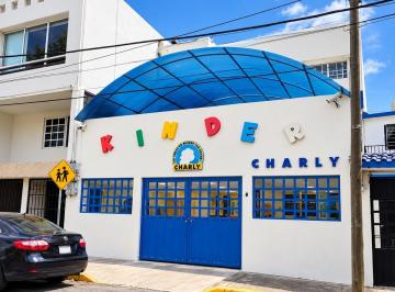 Edificio · 362m² · 5 Recámaras · 2 Estacionamientos · Edificio Comercial - Prados del Rosario