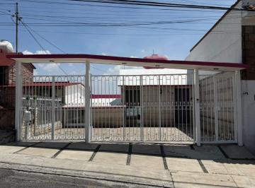 Casa de 4 habitaciones, Tlalnepantla de Baz · Casa con Amplios Espacios con Vigilancia