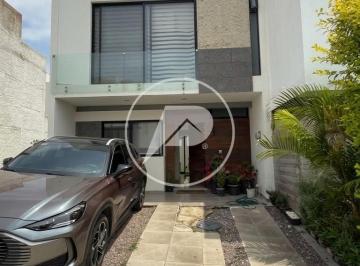 Casa · 130m² · 3 Recámaras · 2 Estacionamientos · Casa en Venta Coto Madeiras, Valle Imperial