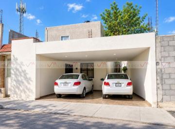 Casa · 146m² · 3 Recámaras · 2 Estacionamientos · Casa en Venta en Magisterial Los Reyes
