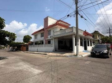Casa · 4 Recámaras · 2 Estacionamientos · Casa en Venta Cd. Madero