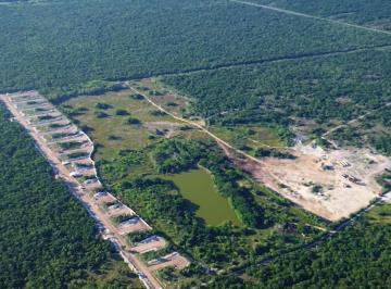 Terreno / Lote , Chicxulub Pueblo · Terreno en Venta en Merida, Sobre La Carretera Conkal Chicxulub Puerto, 200 m²