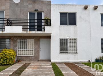 Casa · 126m² · 4 Recámaras · 2 Estacionamientos · Casa en Renta Queretaro Corregidora Paseos del Bosque