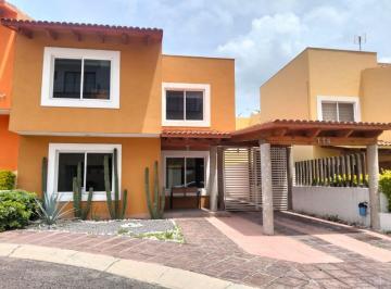 Casa en condominio de 3 habitaciones, Querétaro · Casa en Condominio de 140 m² con 3 Recámaras en Renta en Juriquilla