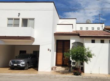 Casa · 358m² · 4 Recámaras · 2 Estacionamientos · Casa en Venta en Las Quintas, Torreón Coahuila