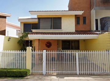 Casa en condominio de 3 habitaciones, Aguascalientes · Casa Renta en Bosques del Prado en Aguascalientes
