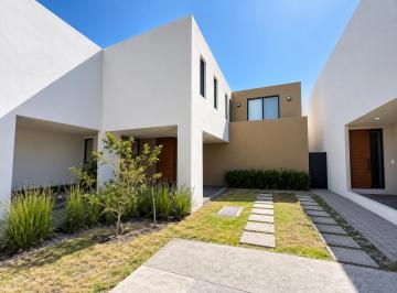 Casa en condominio de 3 habitaciones, El Marqués · Casa en Inspira Zibata de 3 Recamaras + Sala Tv + Amenidades