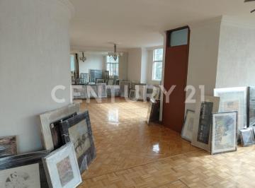 Departamento · 417m² · 5 Recámaras · 2 Estacionamientos · 417 m² Distribuidos en 2 Niveles