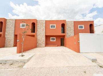 Casa en condominio de 2 habitaciones, Mérida · Town House Nuevo 2 Recamaras 2.5 Baños en Temozón Norte con Jacuzzi
