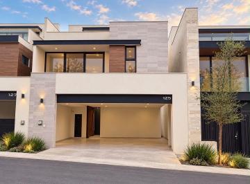 Casa · 307m² · 4 Recámaras · 2 Estacionamientos · Casa Nueva en Renta | Cumbres | Península | Park Living