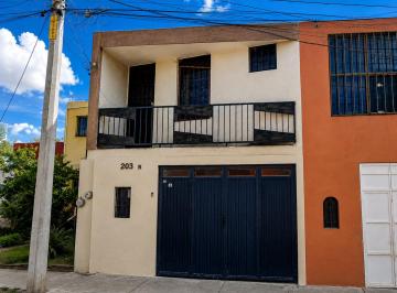 Casa de 3 habitaciones, Pabellón de Arteaga · Venta de Casa en Fraccionamiento Santa Isabel Aguascalientes