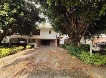 Casa de 3 habitaciones, Zapopan · Casa en Venta en Valle Real, Condominio San Raymundo