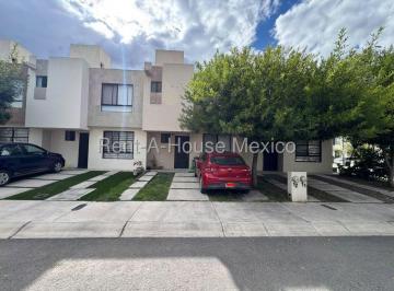 Casa en condominio de 3 habitaciones, El Marqués · Casa en Venta en Rincones del Marqués, con 3 Recamaras 3 Baños | 2 Cajones