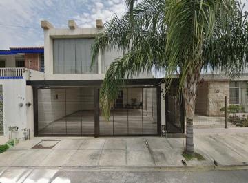 Casa de 4 habitaciones, Monterrey · Preciosa Casa en Excelente Ubicacion en Monterrey N. L.