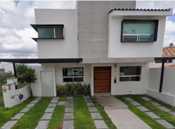 Casa de 4 habitaciones, Querétaro · Excelente Propiedad Ubicada en Lago Yuriria 112, Cumbres del Lago, 76230, Juriquilla, Queretaro.