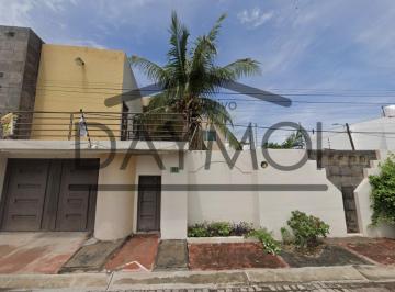 Casa de 3 habitaciones, Apatzingán · Casa en Av de Las Torres, Col. Hacienda de Palmira, Apatzingán, Michoacan.