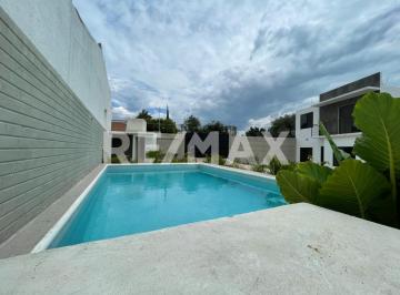 Casa · 104m² · 3 Recámaras · 1 Estacionamiento · Casa en Venta en Privada de 5 Casas en Oaxtepec Centro