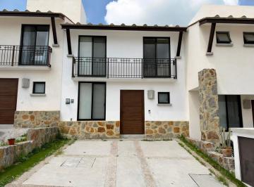 Casa en condominio de 3 habitaciones, El Marqués · Casa en Renta en Samare 6 Zibatá + 3 Recámaras + Jardín + Alberca