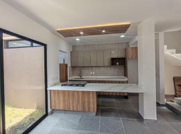 Casa de 3 habitaciones, El Marqués · Casa Capital Sur, El Marques. Casa de Autor, de 3 Niveles, Condominio con Alberca.