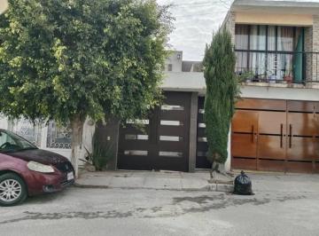 Casa de 2 habitaciones, San Juan del Río · ¡Tu Hogar Ideal en Praderas del Sol: Comodidad y Ubicación!