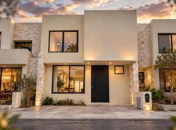 1 · Casa en Venta en Cumbres del Mirador, Querétaro