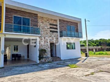 Casa · 250m² · 3 Recámaras · 1 Estacionamiento · Casa en Venta en Tinajitas, Medellín de Bravo, Veracruz