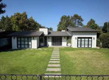 Casa de 4 habitaciones, Valle de Bravo · Casa de 1000 m² con 4 Recámaras a 5 Min de Avándaro