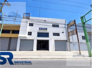 Local comercial · 1020m² · 4 Estacionamientos · Local en Adolfo Prieto